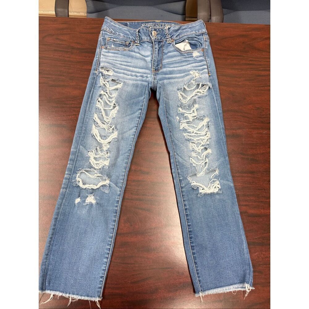 American Eagle Super Super Stretch Artist Crop Distressed Jeans Size 6